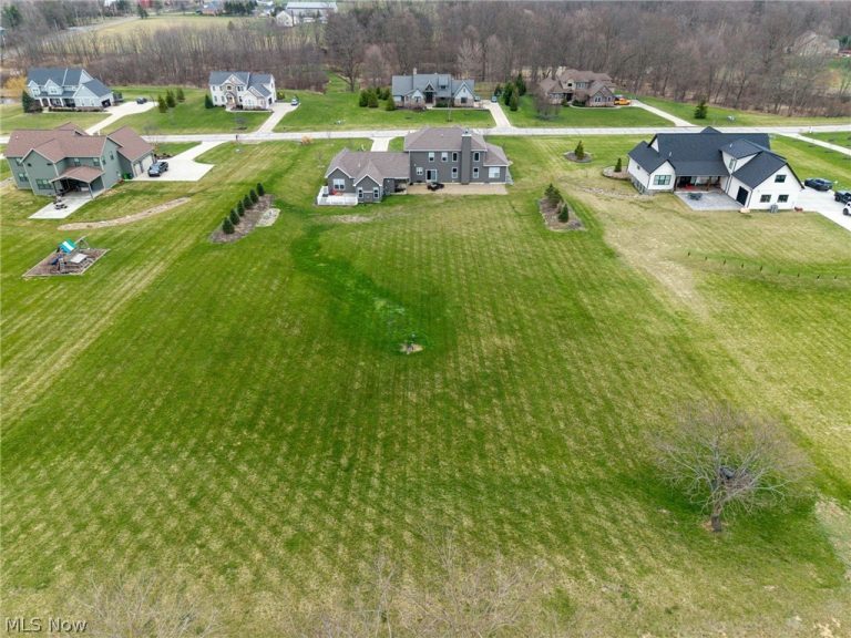 3984 Argyle Lane, Medina, OH - Photo 8