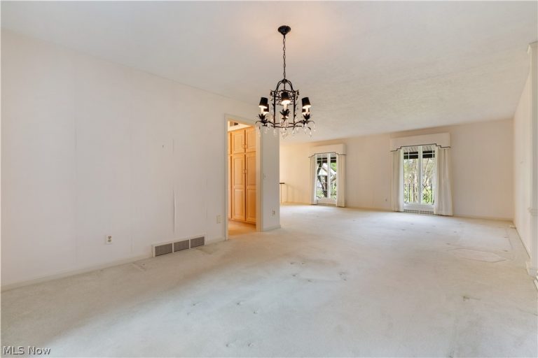 2240 Devonshire Drive, Canton, OH - Photo 8