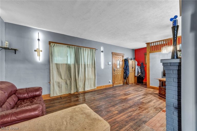 1815 Walden Avenue, Canton, OH - Photo 8