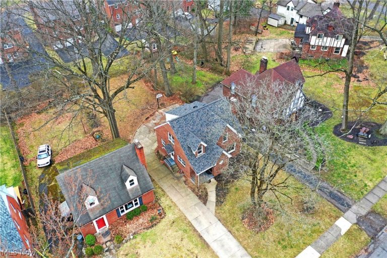 94 Jennette Drive, Youngstown, OH - Photo 2