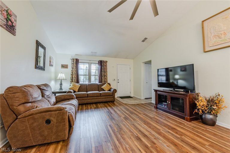 2904 Shakespeare Lane, Avon, OH - Photo 8