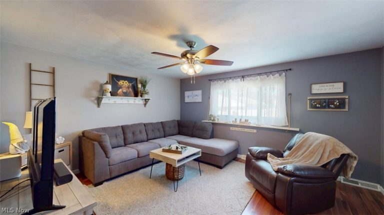 407 Maplewood Drive, Willowick, OH - Photo 6