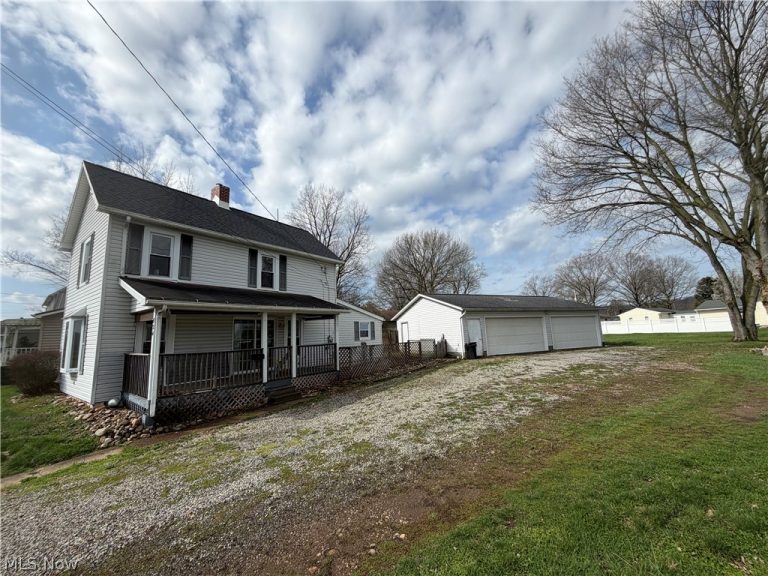 824 Goshen Avenue, New Philadelphia, OH - Photo 4