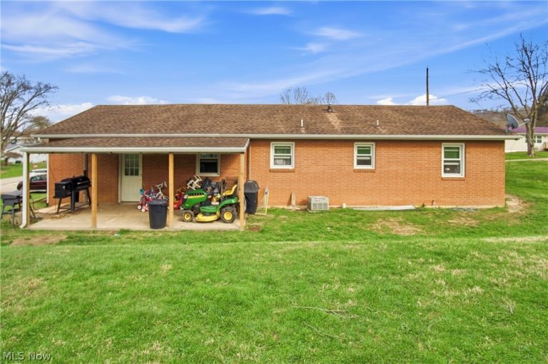 27 Marshdale Road, Zanesville, OH - Photo 3