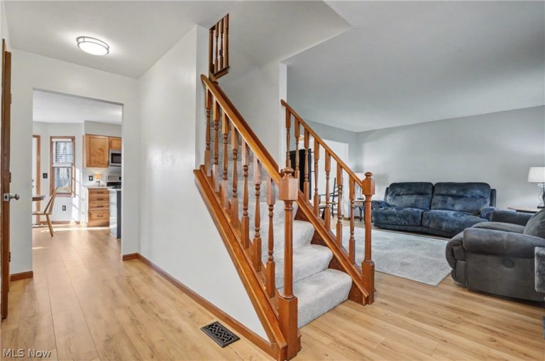 1282 Berkshire Drive, Macedonia, OH - Photo 5