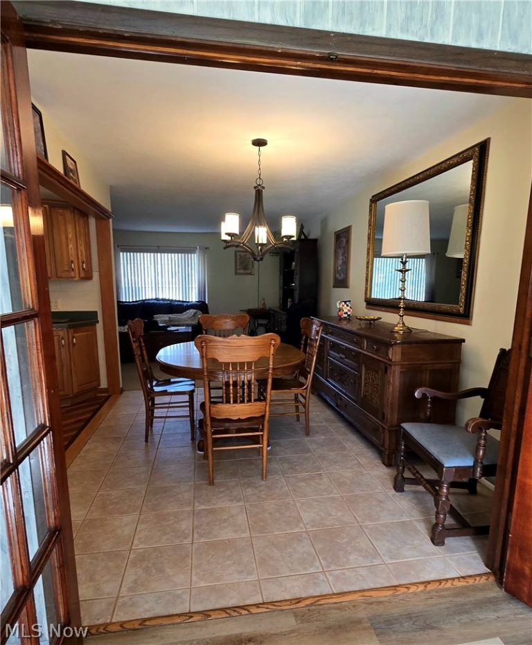 2319 Green Acres Drive, Parma, OH - Photo 4