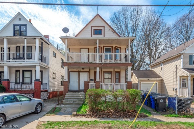 8206 Crumb Avenue, Cleveland, OH - Photo 3