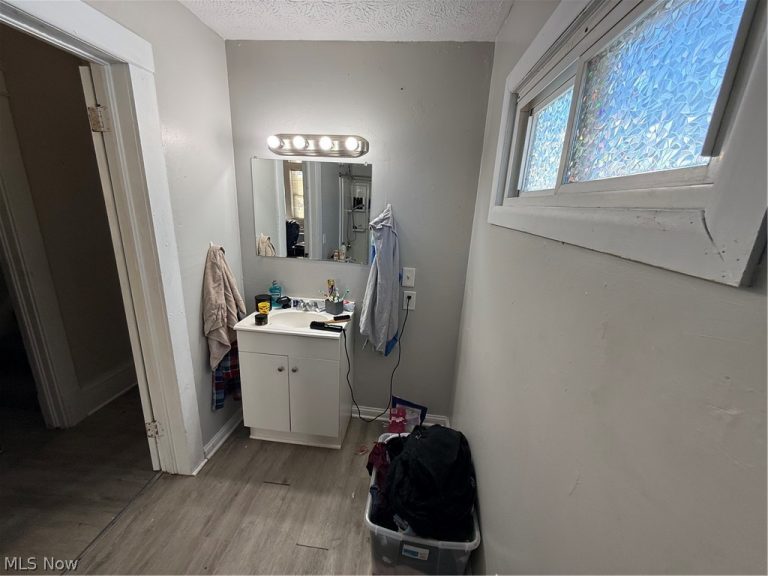 1226 Shriver Avenue, Canton, OH - Photo 5