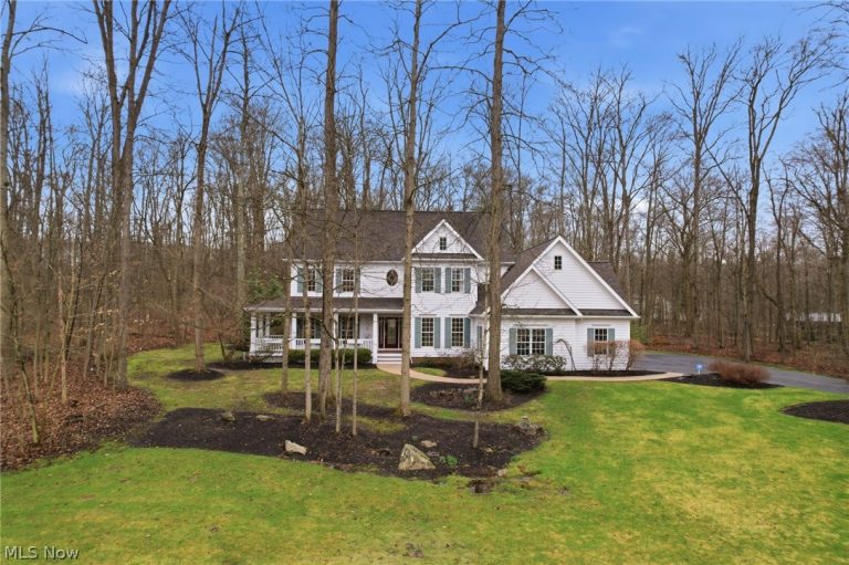 113 Champion Lane, Chagrin Falls, OH, 44022