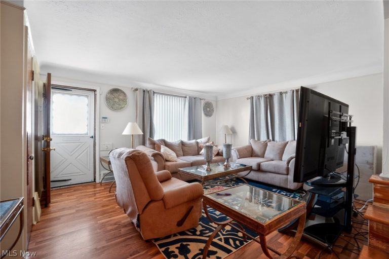 276 242nd Street, Euclid, OH - Photo 3