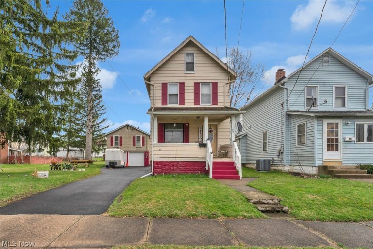 601 Ann Avenue, Niles, OH - Photo 2