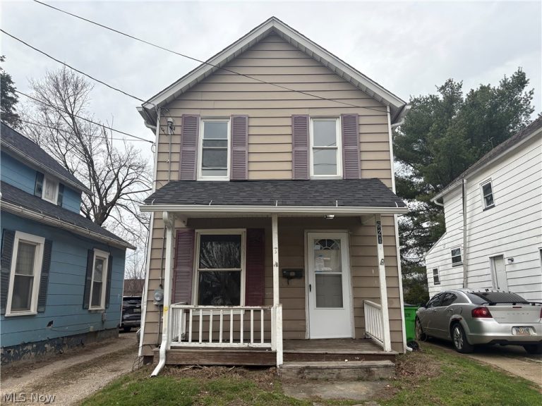 621 Creedmore Avenue, Barberton, OH - Photo 2