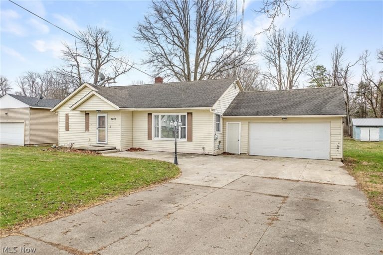 3290 Sweitzer Street, Uniontown, OH - Photo 2
