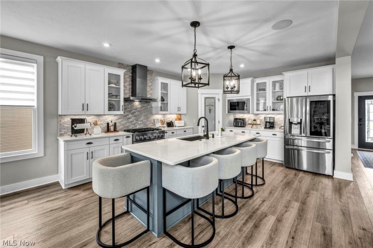 2818 Weeping Pine Drive, Medina, OH - Photo 8