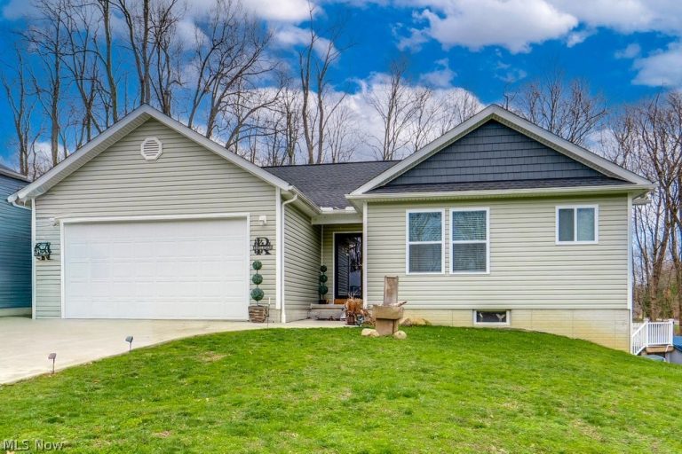 2904 Pepper Hill Circle, Akron, OH, 44312