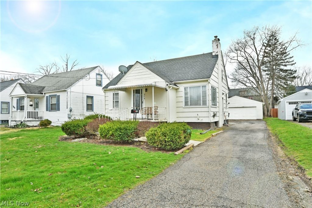 374 Meadowbrook Avenue, Warren, OH