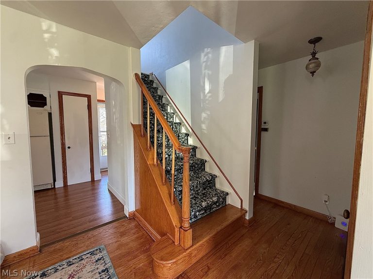 102 Furlen Court, Hubbard, OH - Photo 4