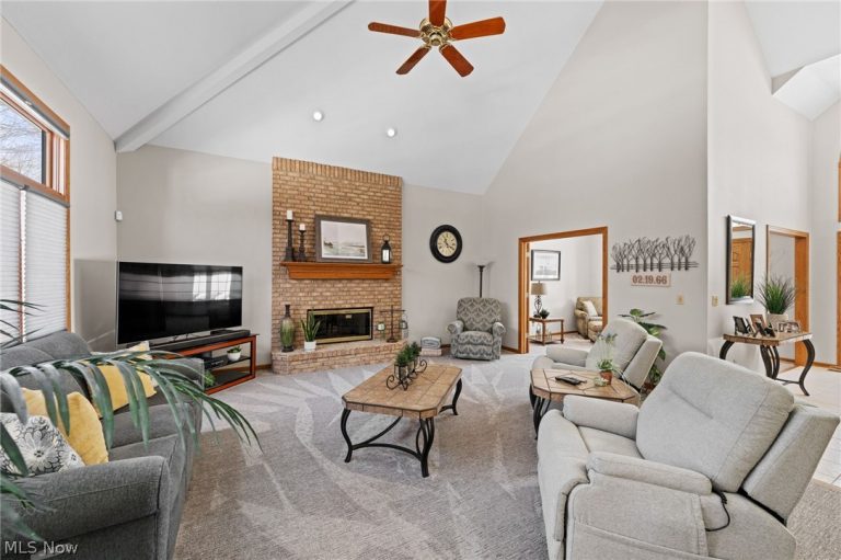 11148 Hempstead Lane, North Royalton, OH - Photo 4