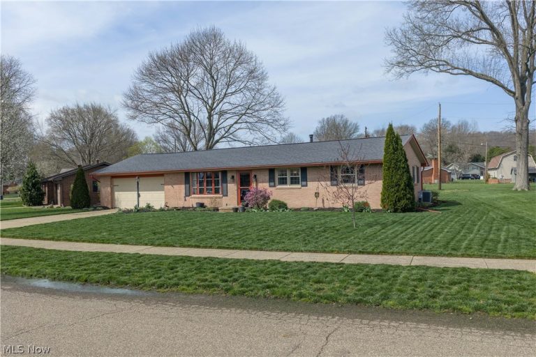 1126 3rd Street, New Philadelphia, OH - Photo 3