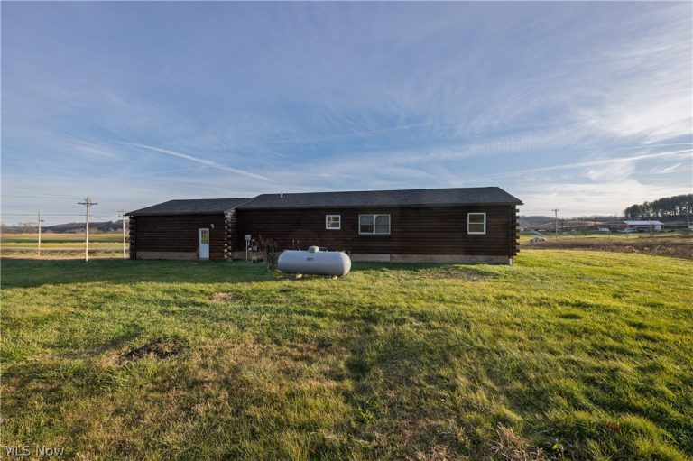 8200 Cutler Road, Sherrodsville, OH - Photo 6