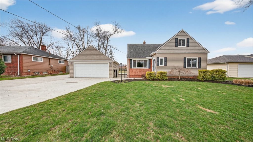 6716 Charles Road, North Olmsted, OH