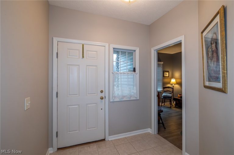 4261 Lake Harbour Way, Avon, OH - Photo 2