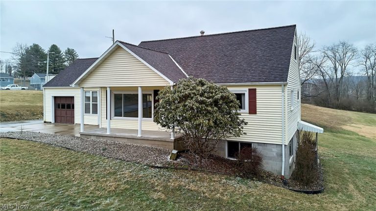 613 Court Street, Harrisville, WV - Photo 3