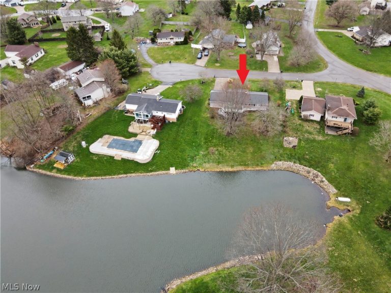 11105 Titus Avenue, Uniontown, OH - Photo 4