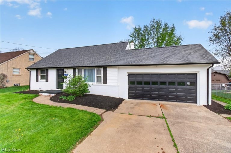 2703 Joseph Place, Canton, OH - Photo 3