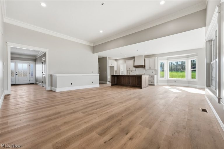 4540 Wyatt Way, Poland, OH - Photo 8