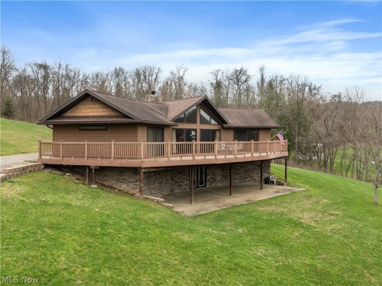 55575 Clover Ridge Road, Jacobsburg, OH - Photo 2