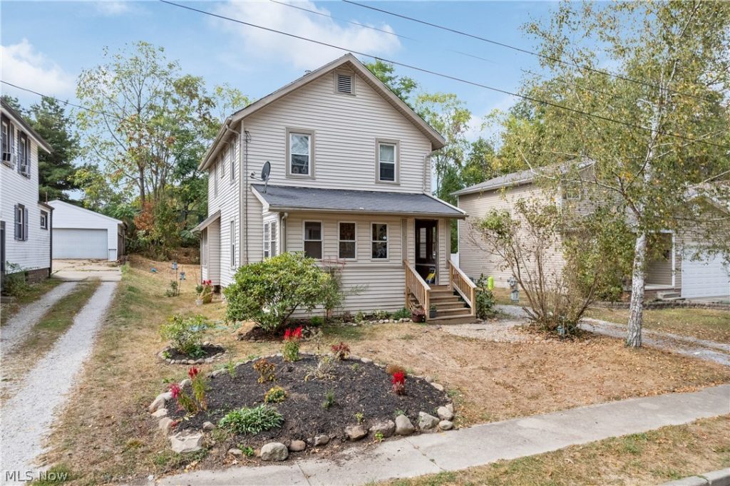 38 Walnut Court, Mogadore, OH
