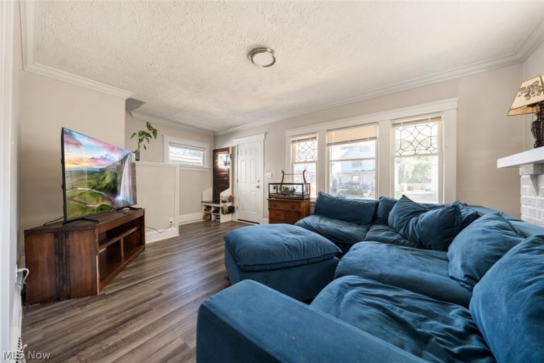 9902 Zimmer Avenue, Cleveland, OH - Photo 5