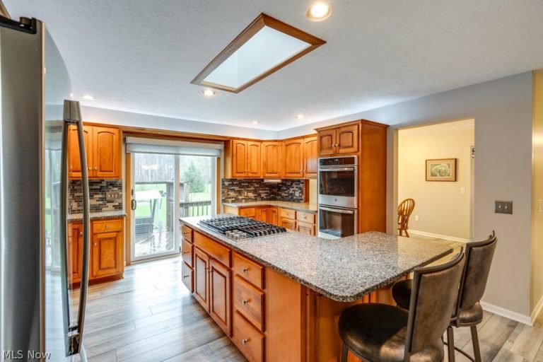 3305 Woodling Way, Medina, OH - Photo 8