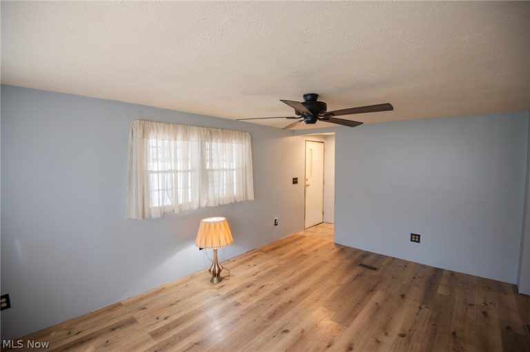 29 Wilderness Court, Warren, OH - Photo 8