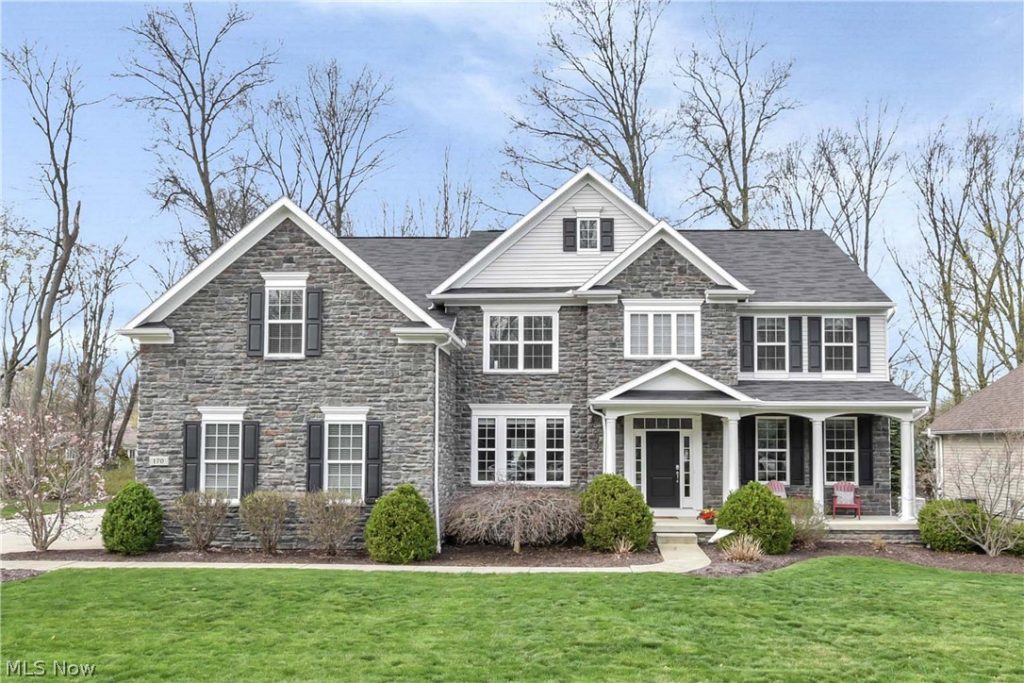 170 Centennial Drive, Avon Lake, OH