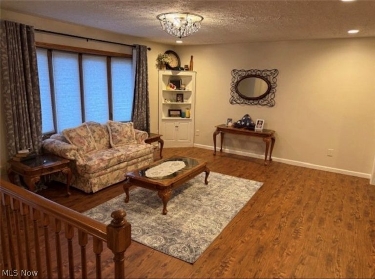 245 Kittle Street, Williamstown, WV - Photo 5