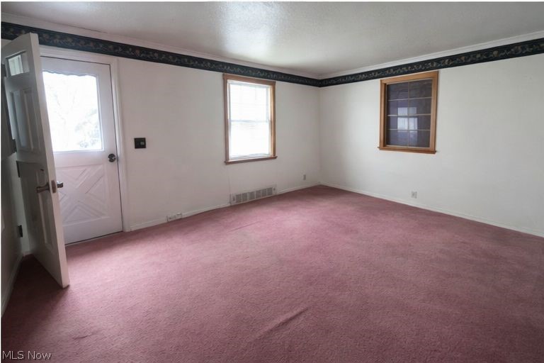10801 Blossom Avenue, Parma, OH - Photo 2