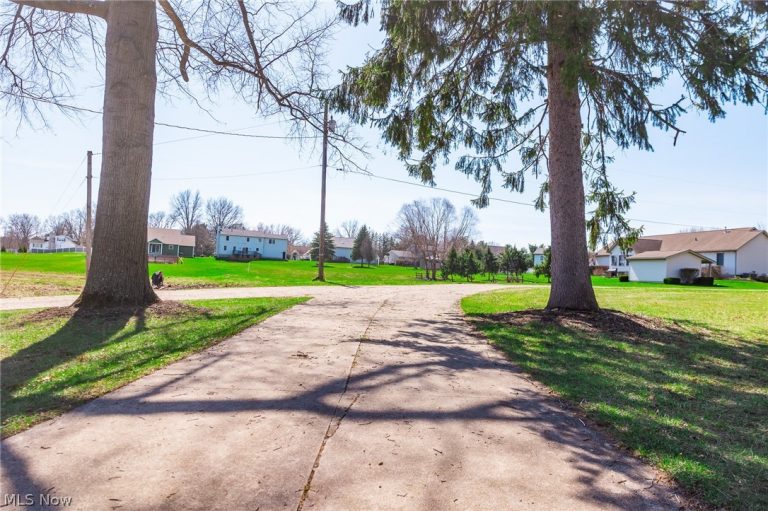 327 Briarhill Street, Rittman, OH - Photo 3