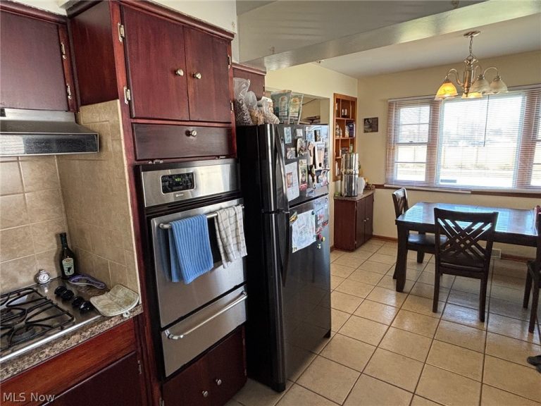 1920 Schiller Avenue, Cuyahoga Falls, OH - Photo 5