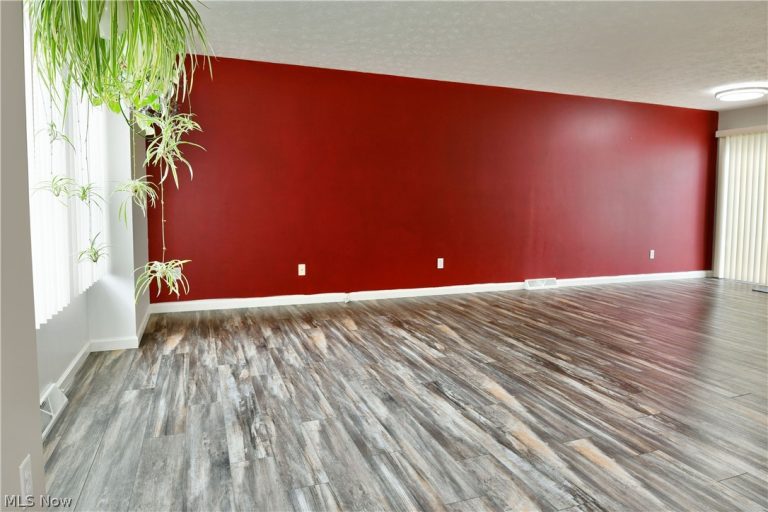 3254 Deer Trail #B, Cortland, OH - Photo 8