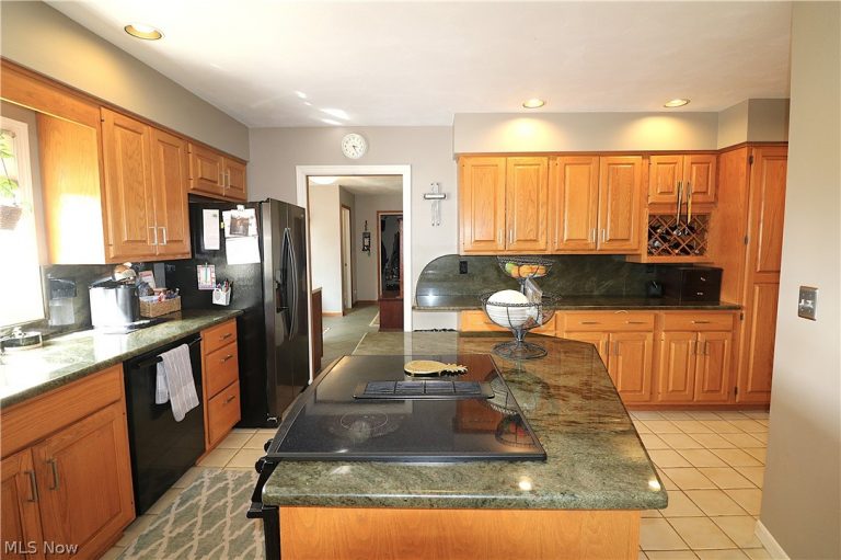 2205 Quail Hollow Circle, Sandusky, OH - Photo 8