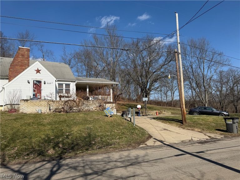 1039 Township Line Road, Wellsville, OH - Photo 2