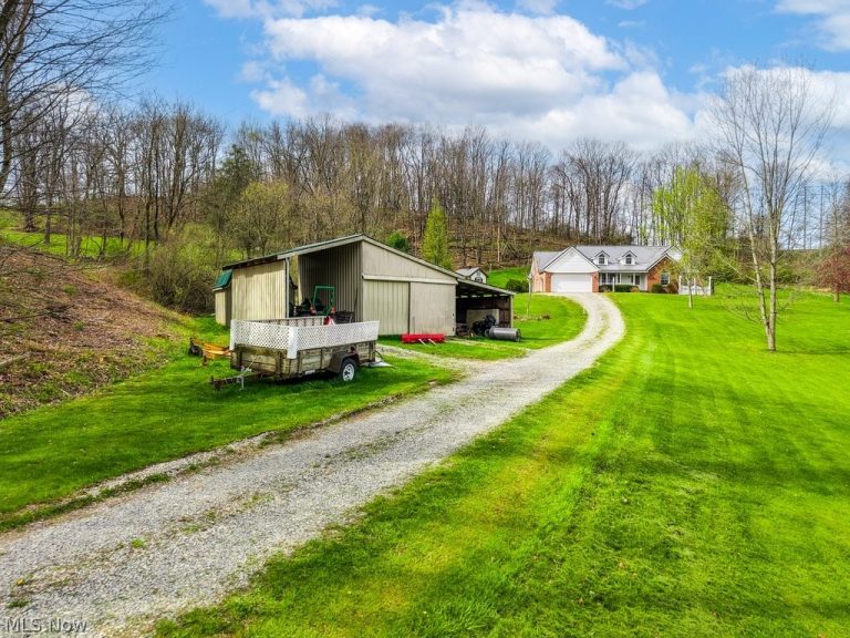 3139 Camille Road, Sherrodsville, OH - Photo 6