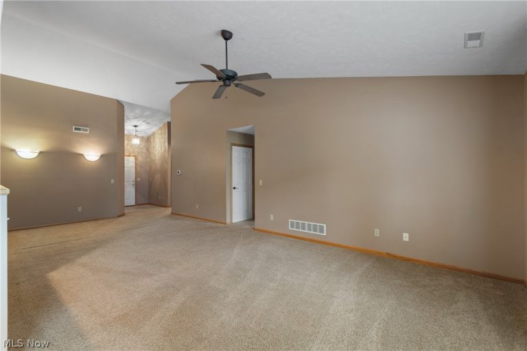 3068 Somerset Drive, Akron, OH - Photo 8