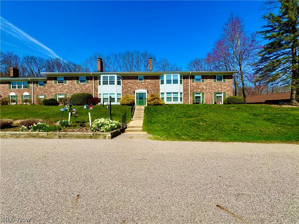 6910 Carriage Hill Drive #202, Brecksville, OH