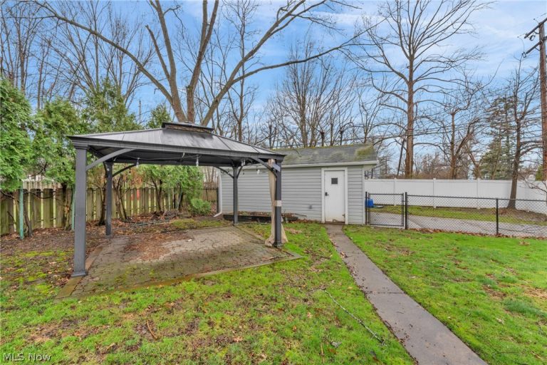 922 Cambridge Road, Cleveland Heights, OH - Photo 8