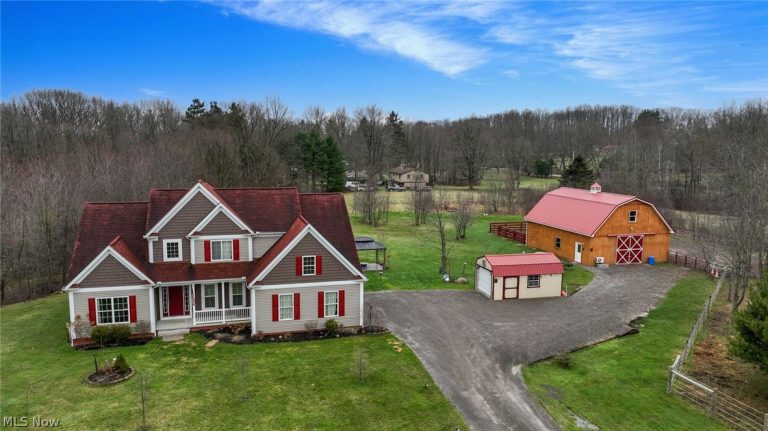 12345 Stafford Road, Chagrin Falls, OH, 44023