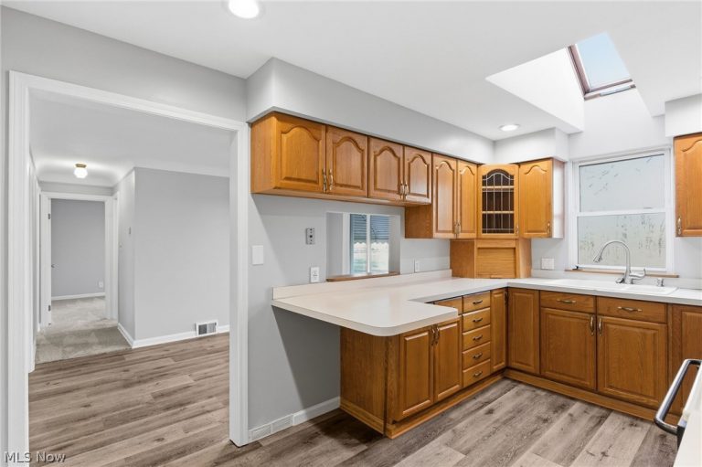 2809 Stark Drive, Willoughby Hills, OH - Photo 8