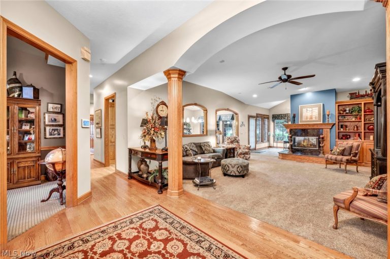 3302 Ashton Drive, Uniontown, OH - Photo 3